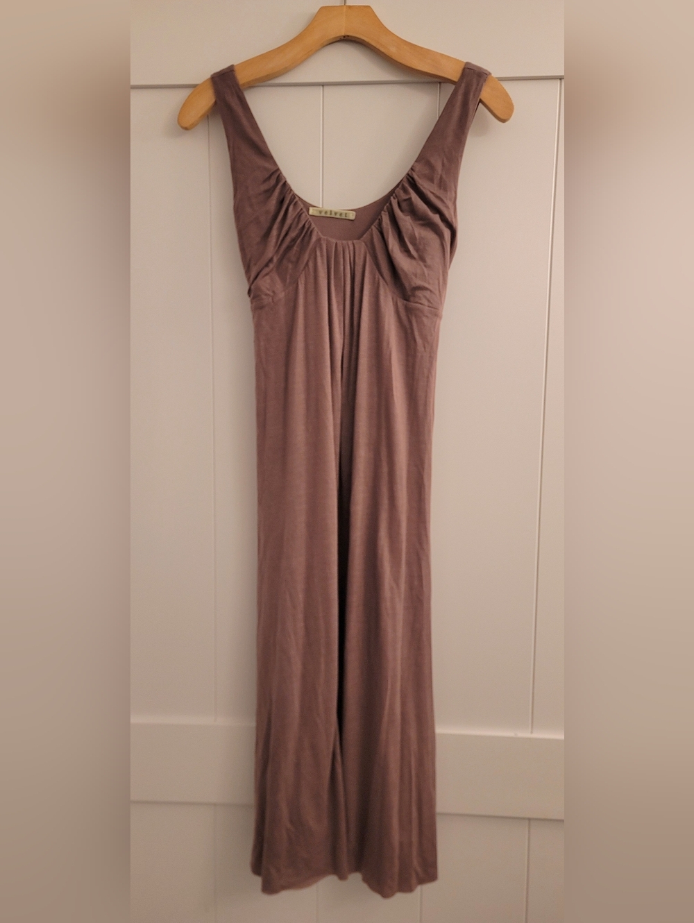 Velvet Sleeveless Midi Dress in Mauve Size M